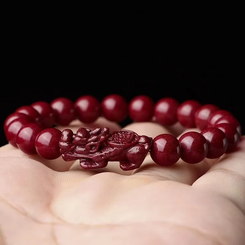 Jewelry Making For Seniors - Vrouwelijke handgemaakte armband van natuurlijke cinnaber